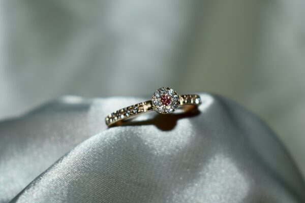 Sortija con 2 Diamantes Blanco y Rosa - Imagen 3