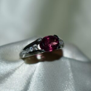 Sortija con Diamantes y Turmalina