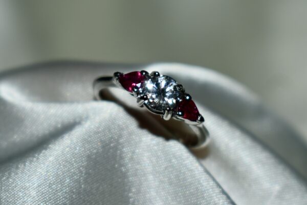 Sortija con Rubis y Diamante - Imagen 3