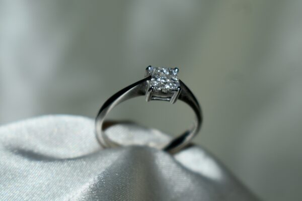 Sortija con Diamante talla princesa - Imagen 2