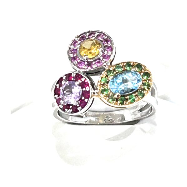 Sortija con Piedras Naturales de colores en Oro blanco