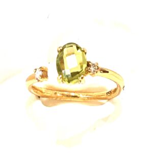 Sortija con Peridoto y Diamante