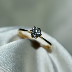 Solitario con Diamante