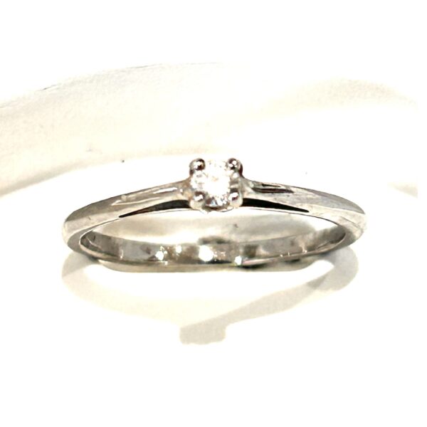 Solitario oro blanco y Diamantes